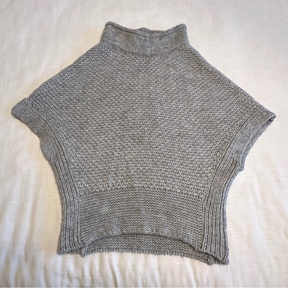 Elsamanda Sweater Poncho Womens M Gray Turtleneck Alpaca Wool Made Italy Boho - Picture 1 of 7